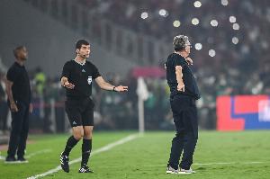 开云手机注册-马德兴：伊万始终不愿启用徐新、巴顿，高天意也遭长时间弃用